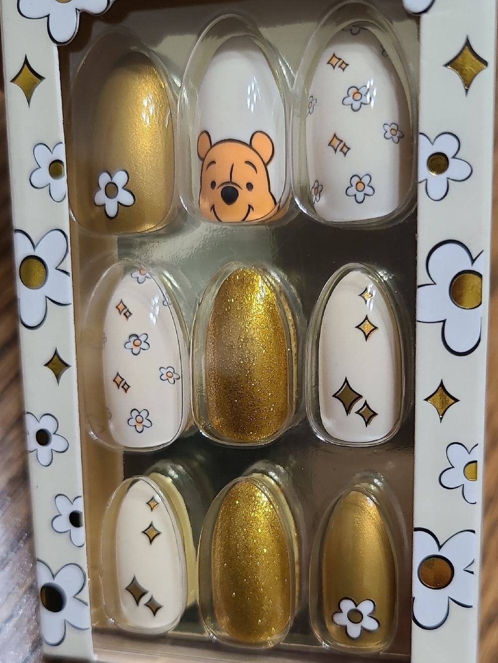 Disney Winnie The Pooh Press On 32 Piece Faux Nail Set Daisies